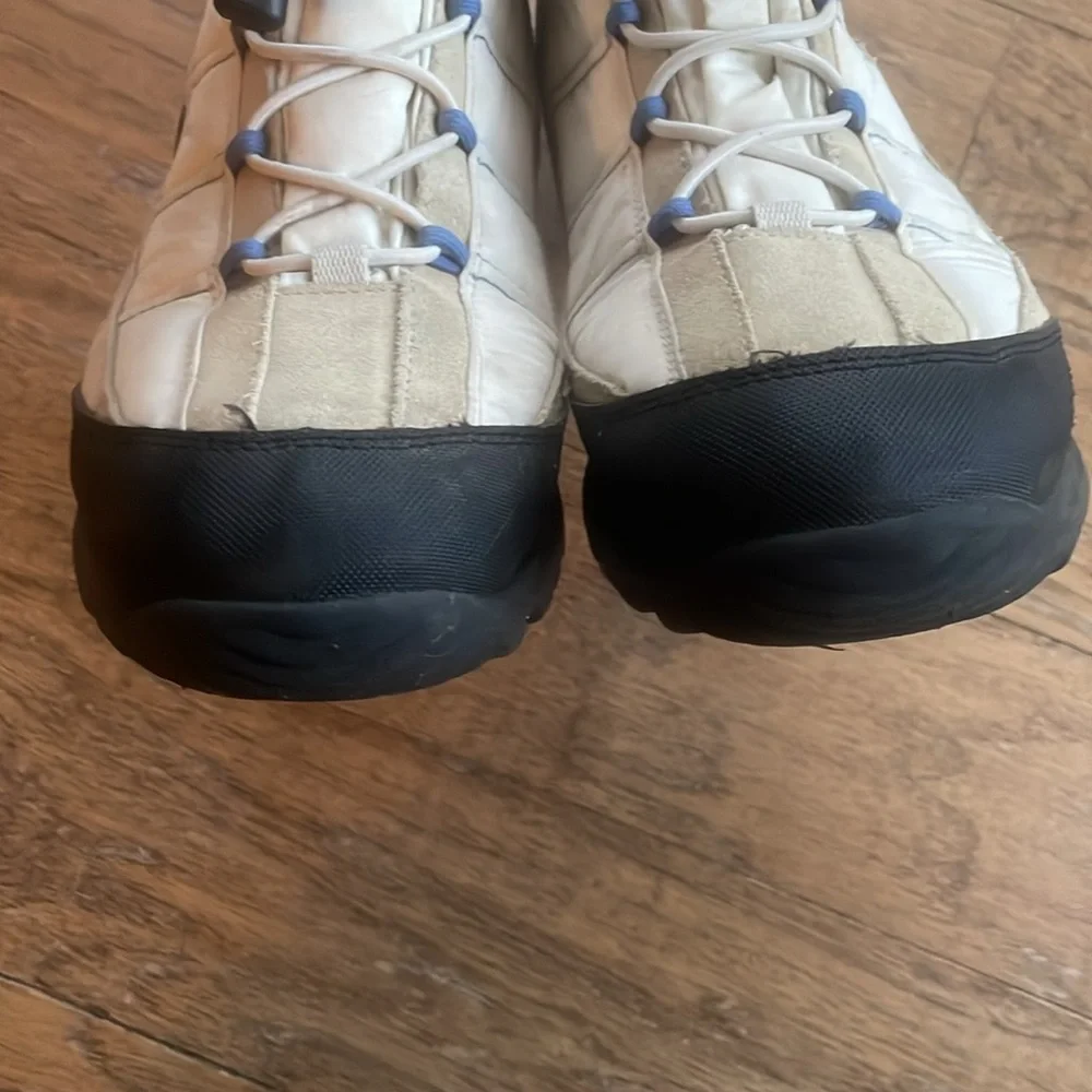 Land’s End Cream/Tan Women’s Gorpcore Outdoor Winter Lace Up Boots Size 8